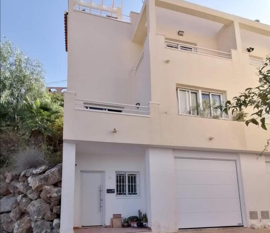 Exquisite modern 2-Bed House in El Pinar de Bedar