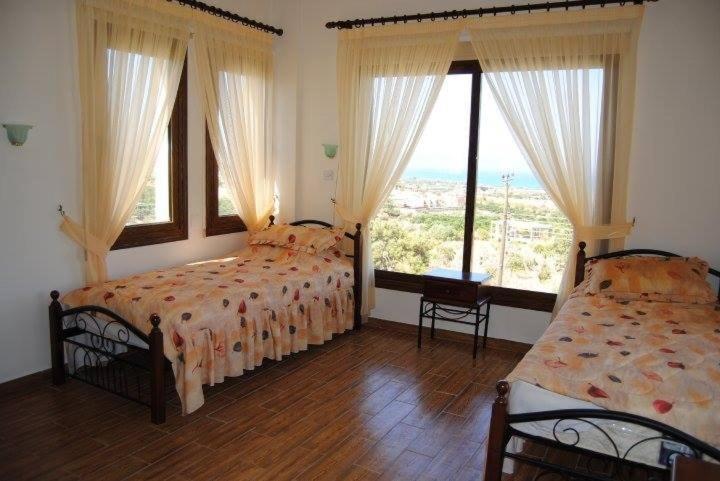 Sunray Villa - Luxury Villa with Private Pool photo 3