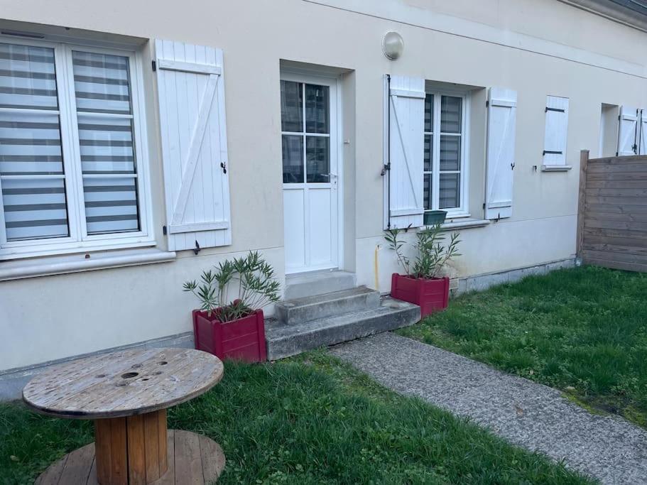 centre Pierrefonds superbe appartement + parking photo 1