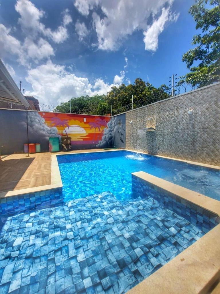 Casa com Piscina e 3 Quartos Climatizados 8km do Centro