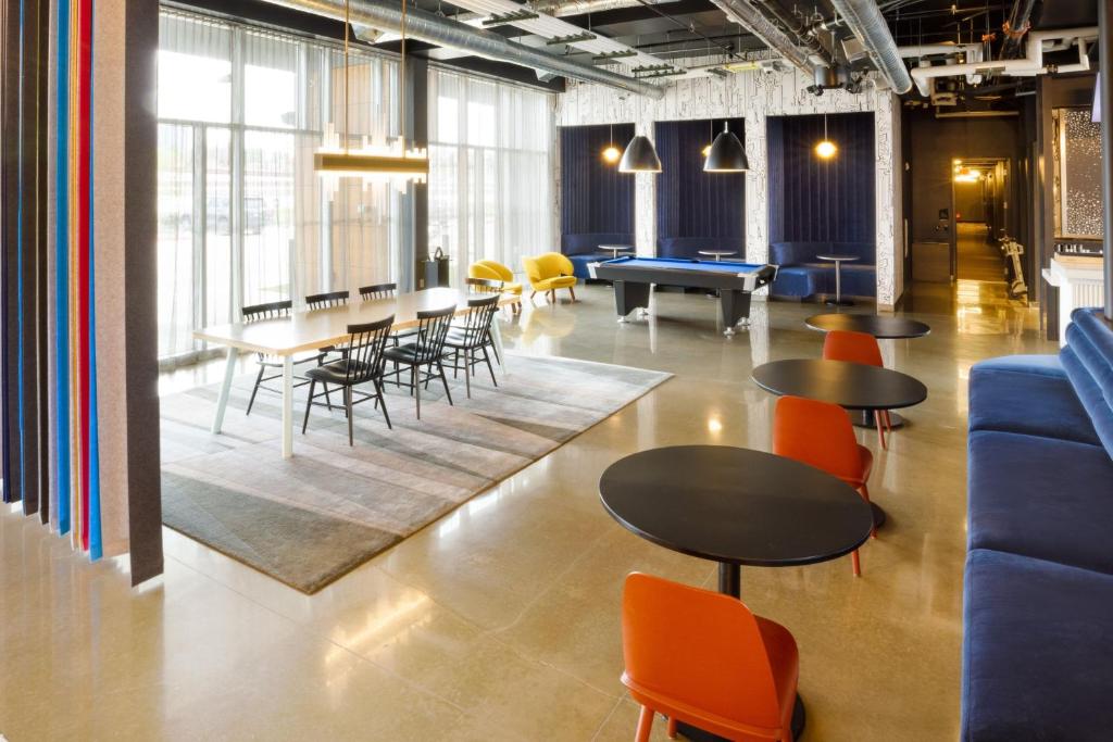 Aloft Austin Airport photo 3