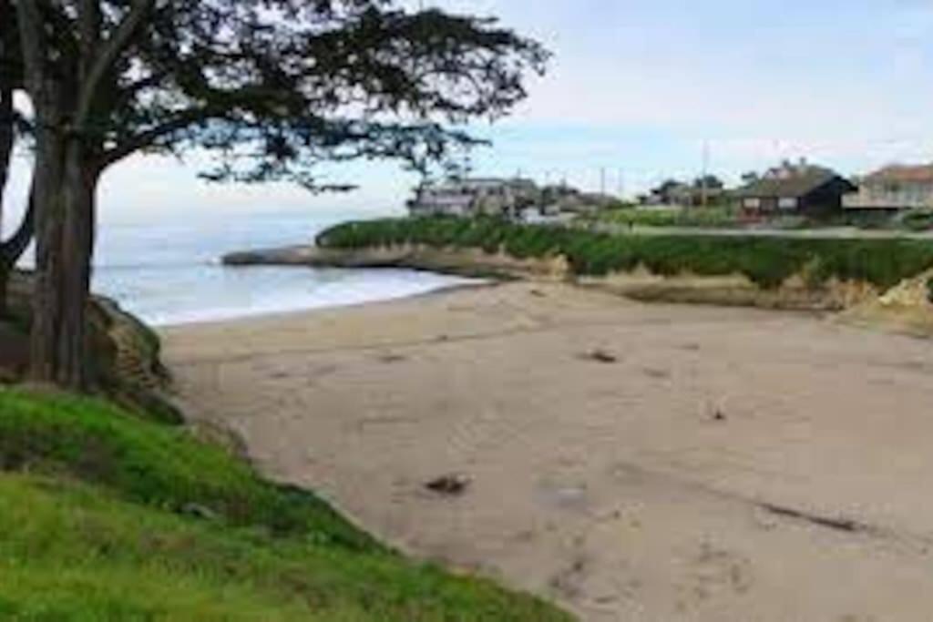 Relaxing 3 bedroom Santa Cruz house, 5min to beach image