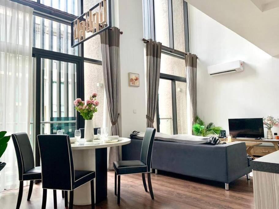 [Nine'suite] @ Riverson Soho - Duplex 2BR Poolview photo 3