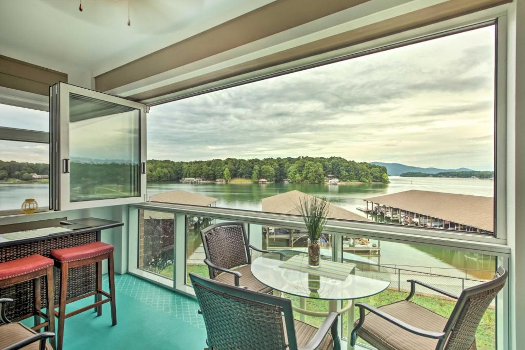 Huddleston Condo Rental on Smith Mountain Lake! photo 1