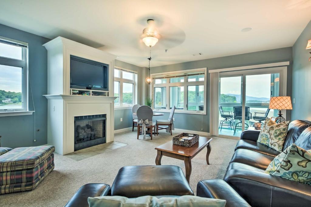 Huddleston Condo Rental on Smith Mountain Lake! photo 4