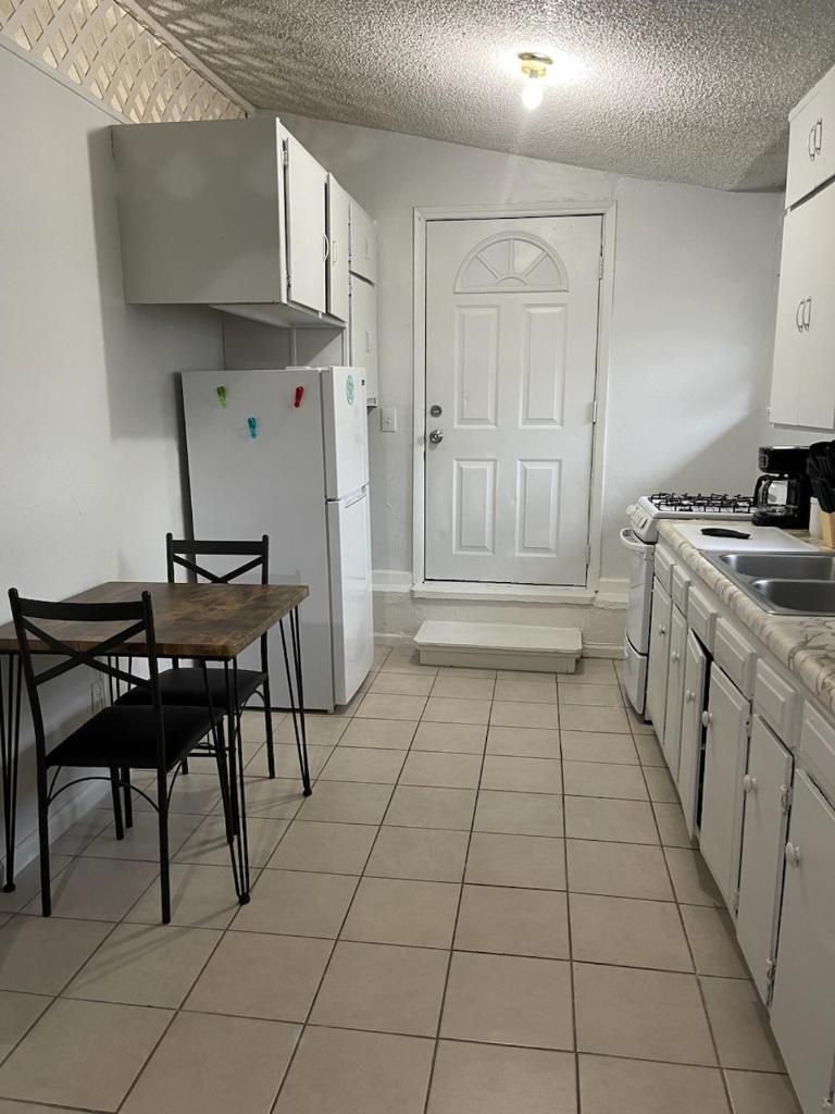 The Van Zant House photo 4