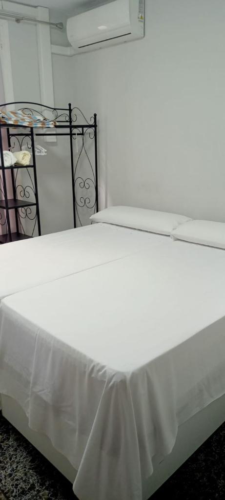 Old Center Inn Alicante photo 2