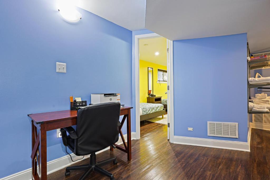 Beautiful 2 bedroom 1 bath Unit - Tap to explore photos