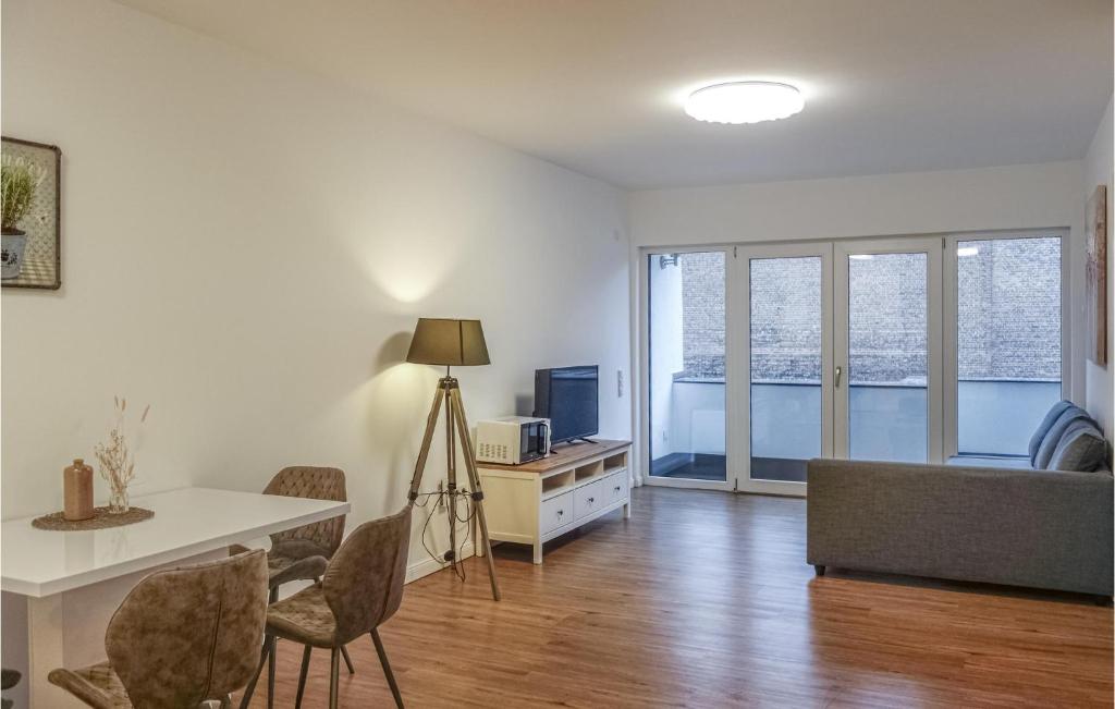 Awesome Apartment In Hilden With 1 Bedrooms And Wifi photo 1