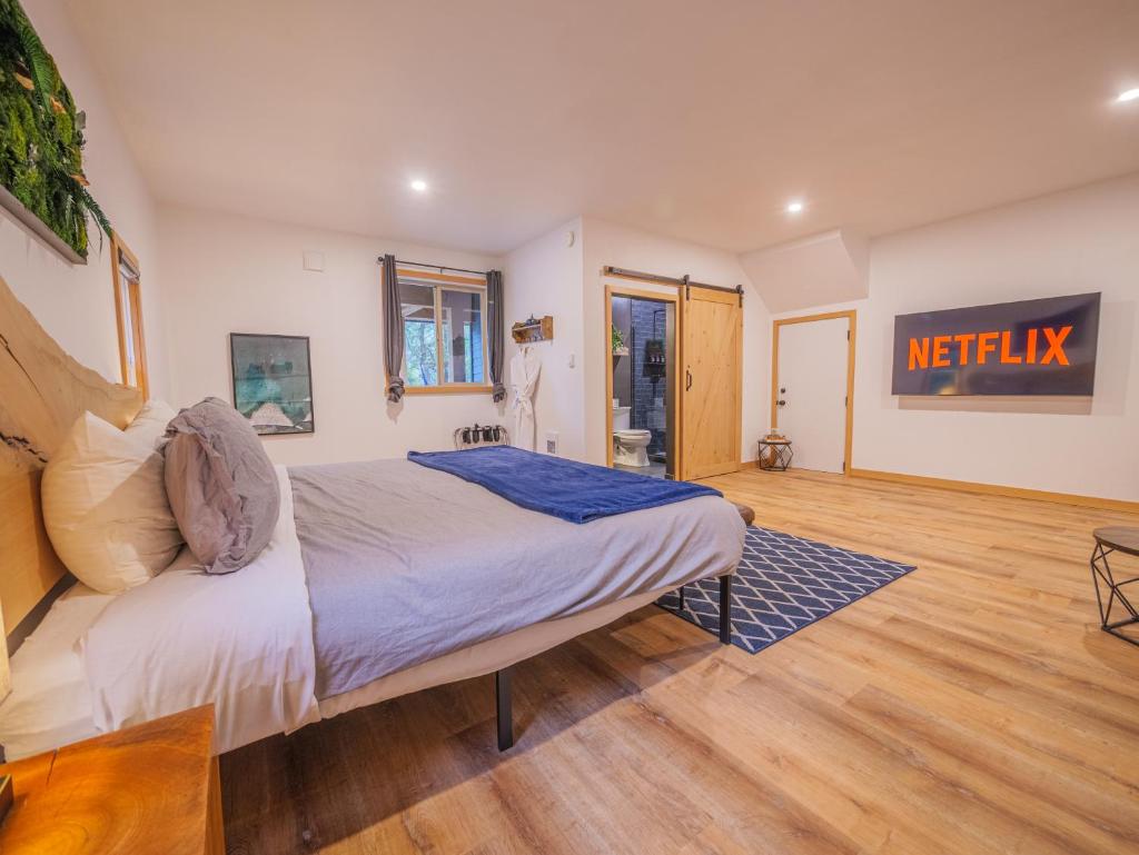 Winter's Hideaway Suite photo 3