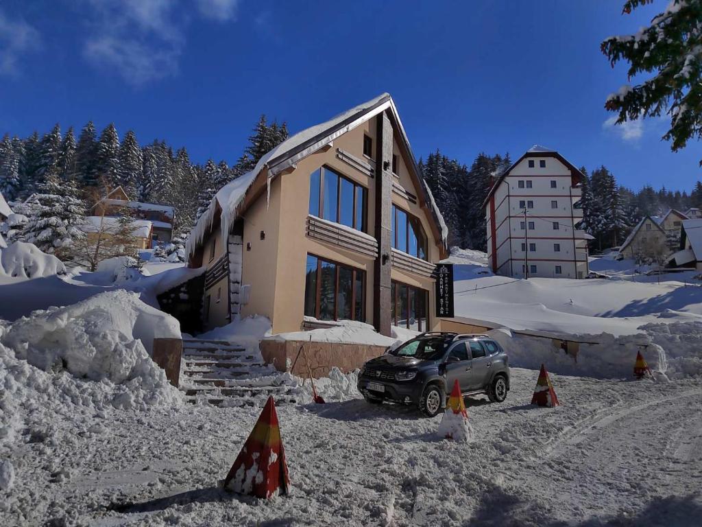 Garnet Star Apartments 1 photo 3