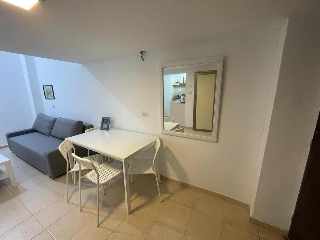 PORT CITY HAIFA - Downtown Studio with Gallery nxt German Colony photo 1