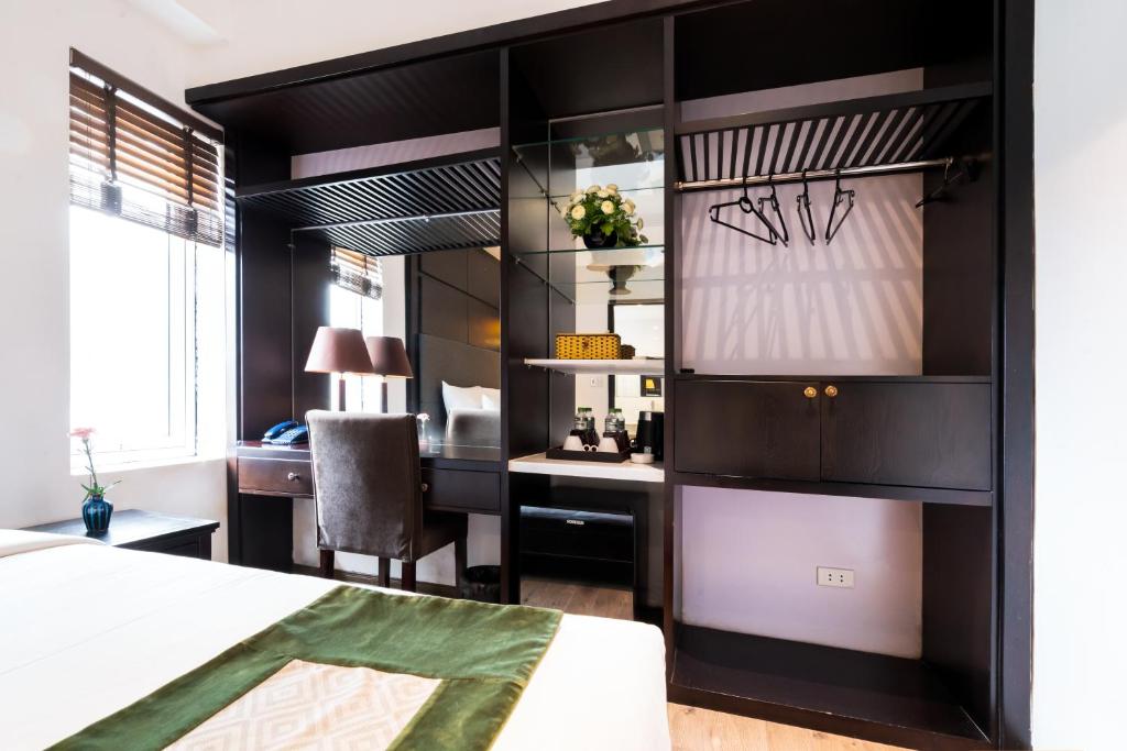 Hanoi Center Silk Charming Hotel & Travel