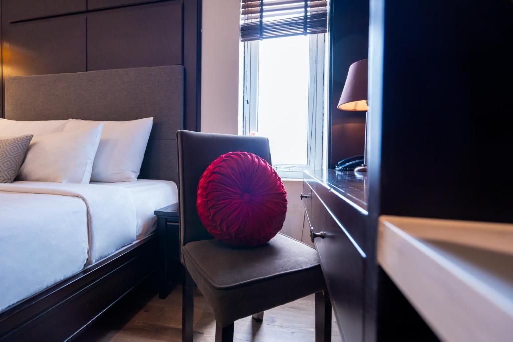 Hanoi Center Silk Charming Hotel & Travel