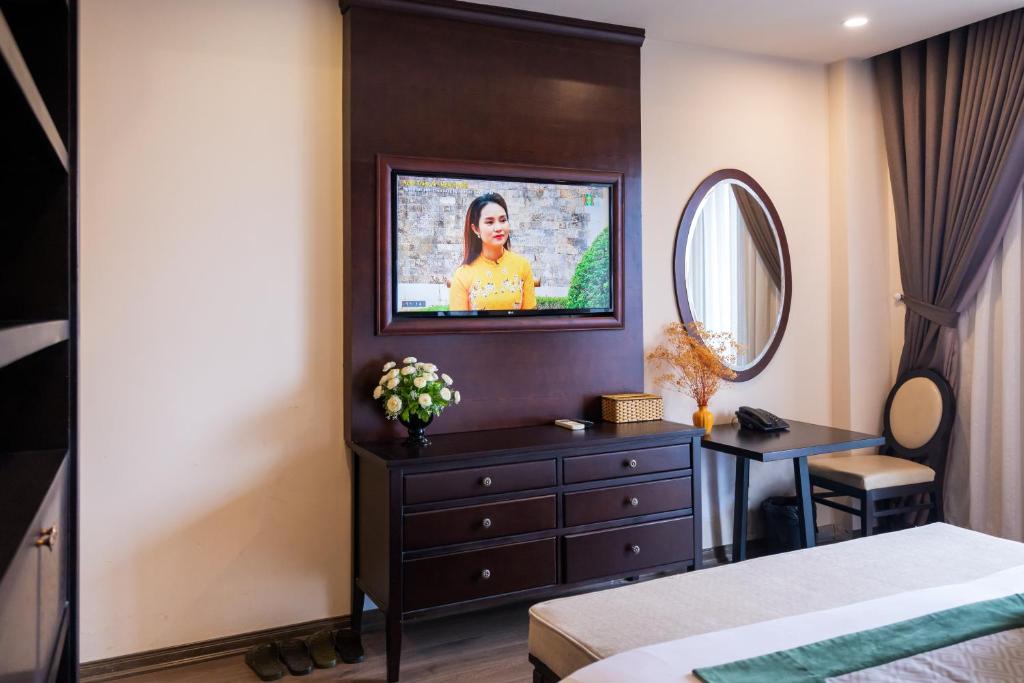 Hanoi Center Silk Charming Hotel & Travel