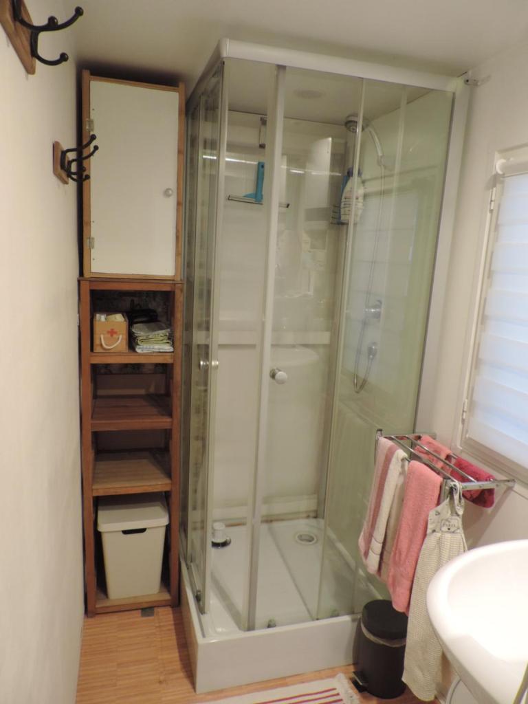 mobil home dans camping 3 etoiles mas de lastourg avec piscine,snack, photo 4