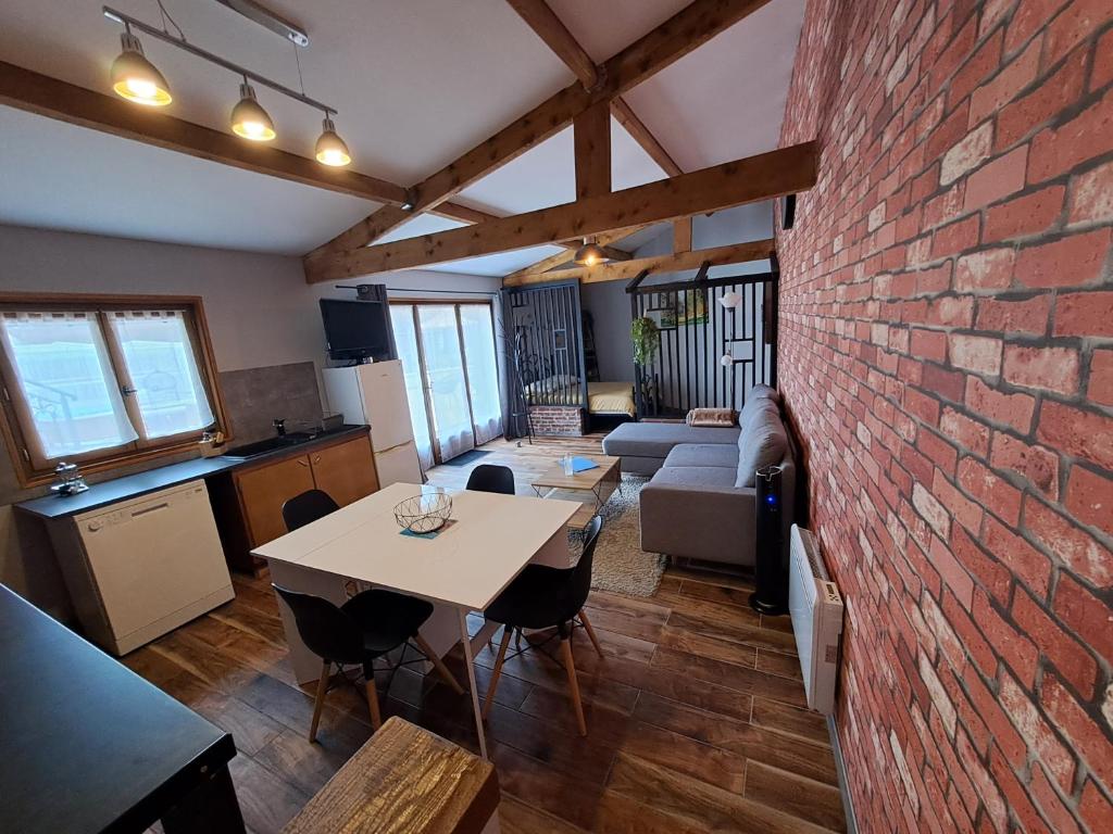 L'Annexe- guest house avec piscine studio avec coin chambre photo 3