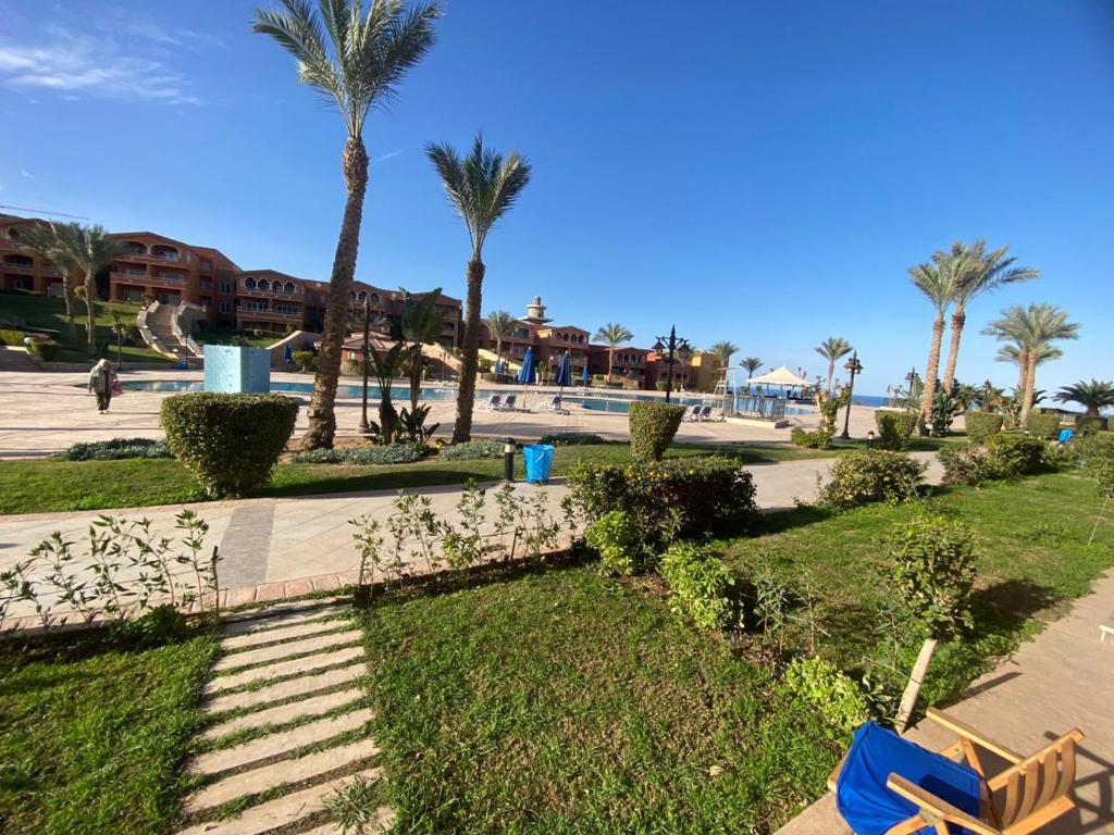 2 Bedroom Ground floor Chalet with Terrace - Porto Sokhna - Families Only photo 3