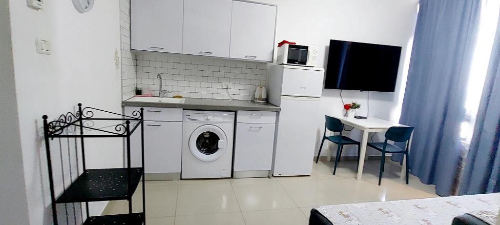 Hotel Apartment Colony Beach Tel Aviv Bat Yam 9 photo 3