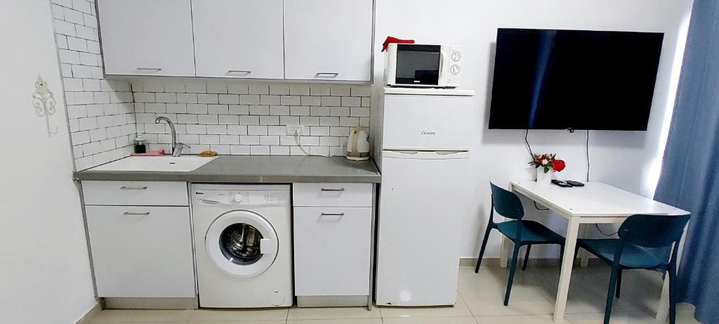 Hotel Apartment Colony Beach Tel Aviv Bat Yam 9 photo 1