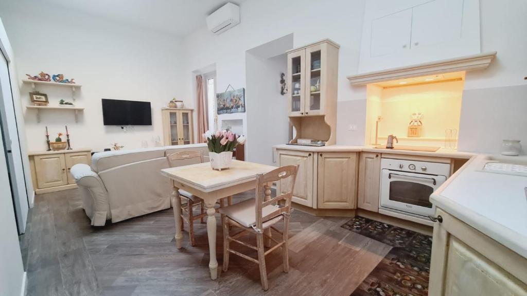 Trastevere rome's heart charming & cozy appartment 2 Room Type - One-Bedroom Apartment