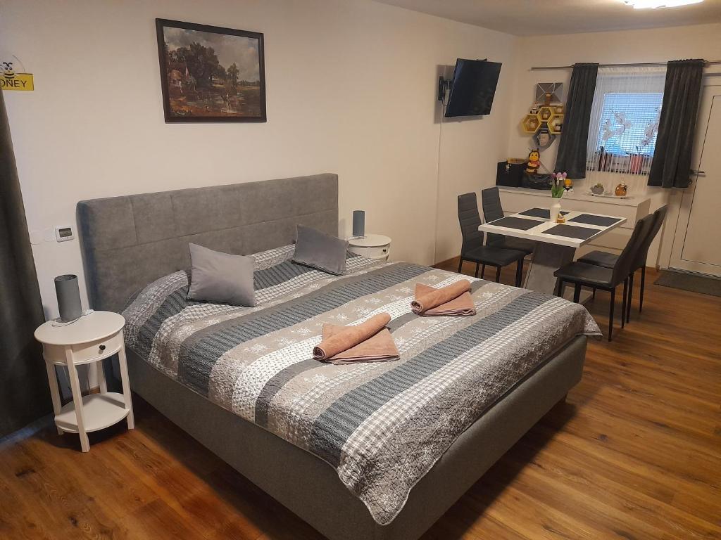 Honey Apartment Lendava photo 2