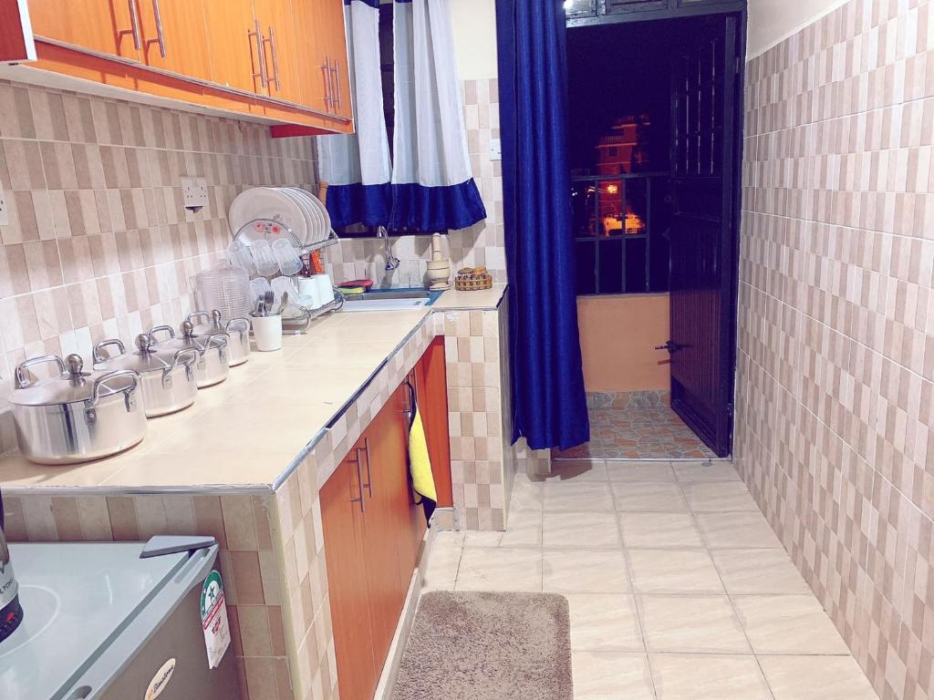 Lux Suites Polytech Court Apartments photo 3