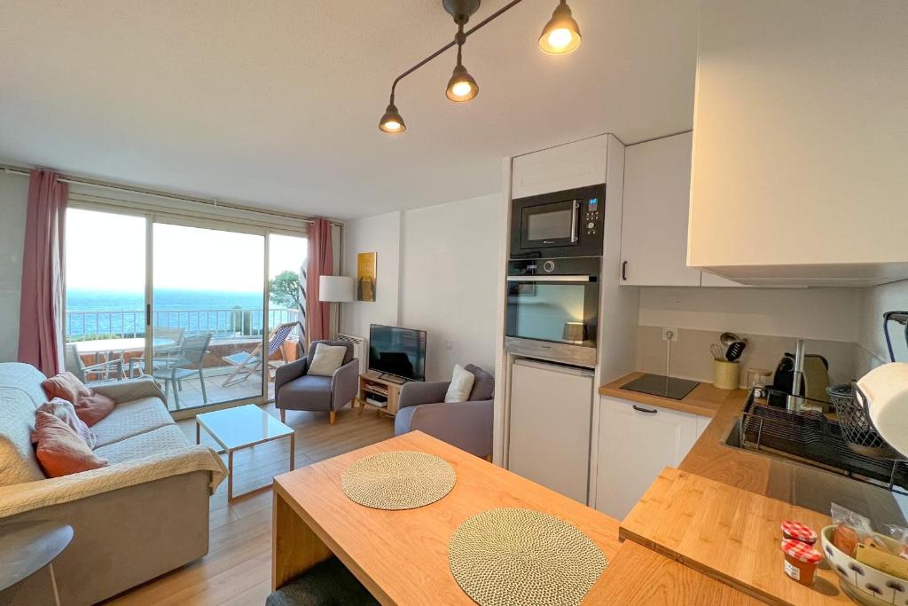NEW!! Vue incroyable - appartement avec piscine photo 2
