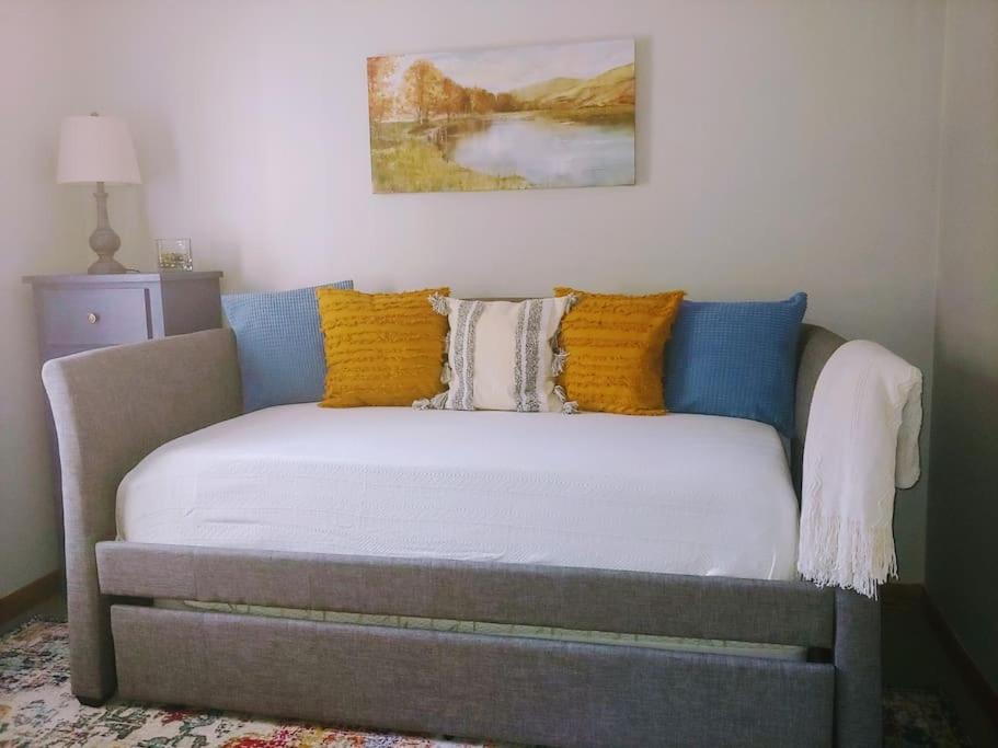 Cozy basement apartment photo 1