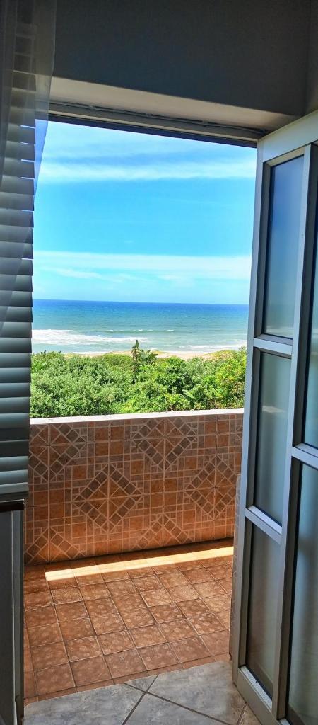 Breezy Seaview-On the Beach- Open balcony photo 1