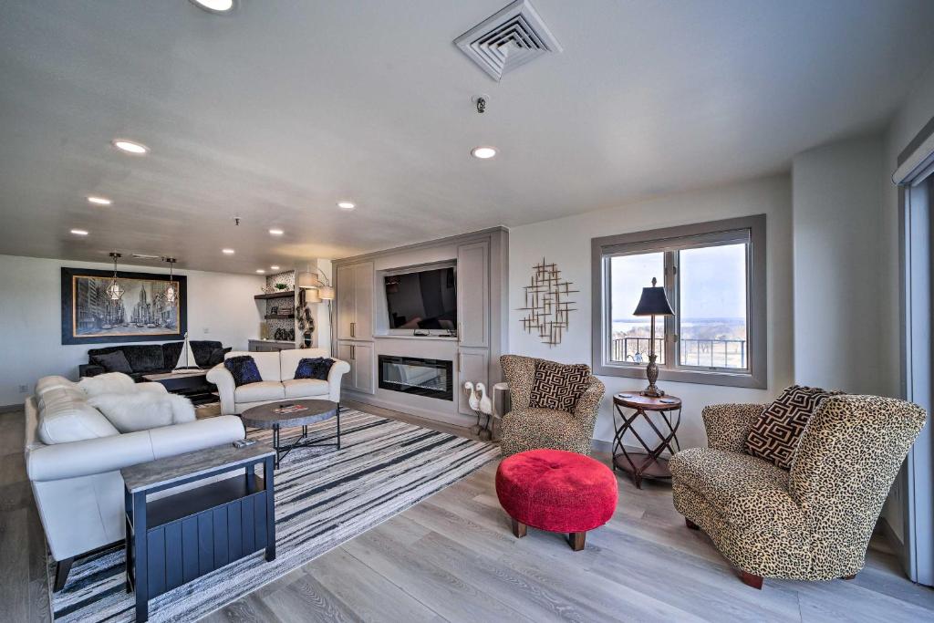 Monkey Island Condo with Resort Amenities! photo 3