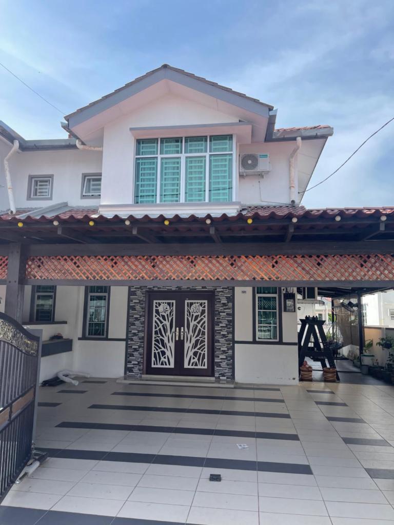 NO 121 NAZIRIN HOMESTAY TMN DESA MANJUNG photo 1