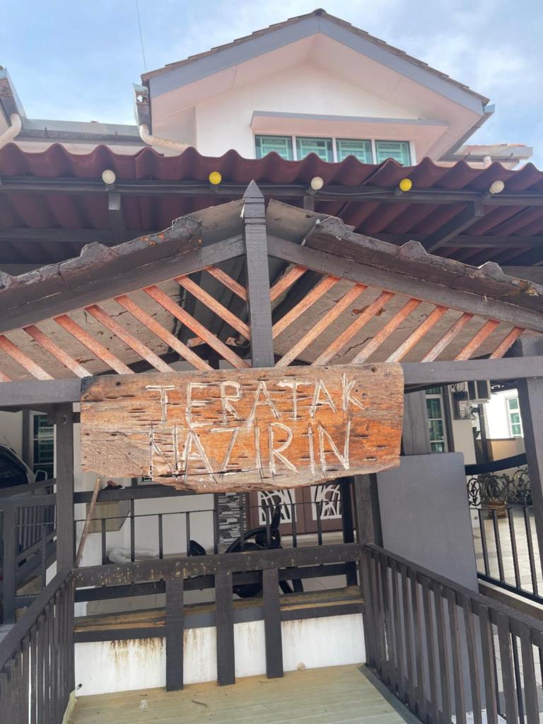 NO 121 NAZIRIN HOMESTAY TMN DESA MANJUNG
