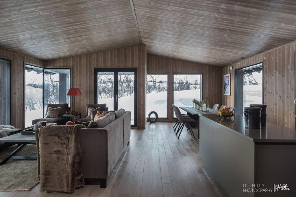 Nydelig og Moderne hytte på Kikut Geilo - 6 senger, 4 soverom og jacuzzi photo 1