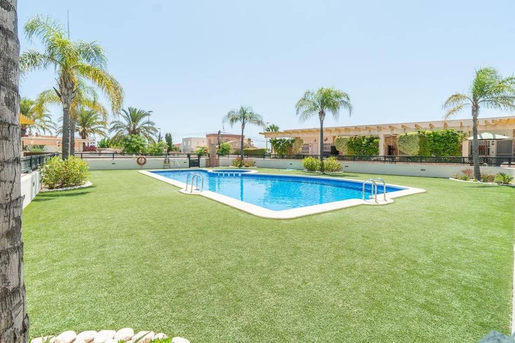 Magnífico adosado con piscina y barbacoa photo 1