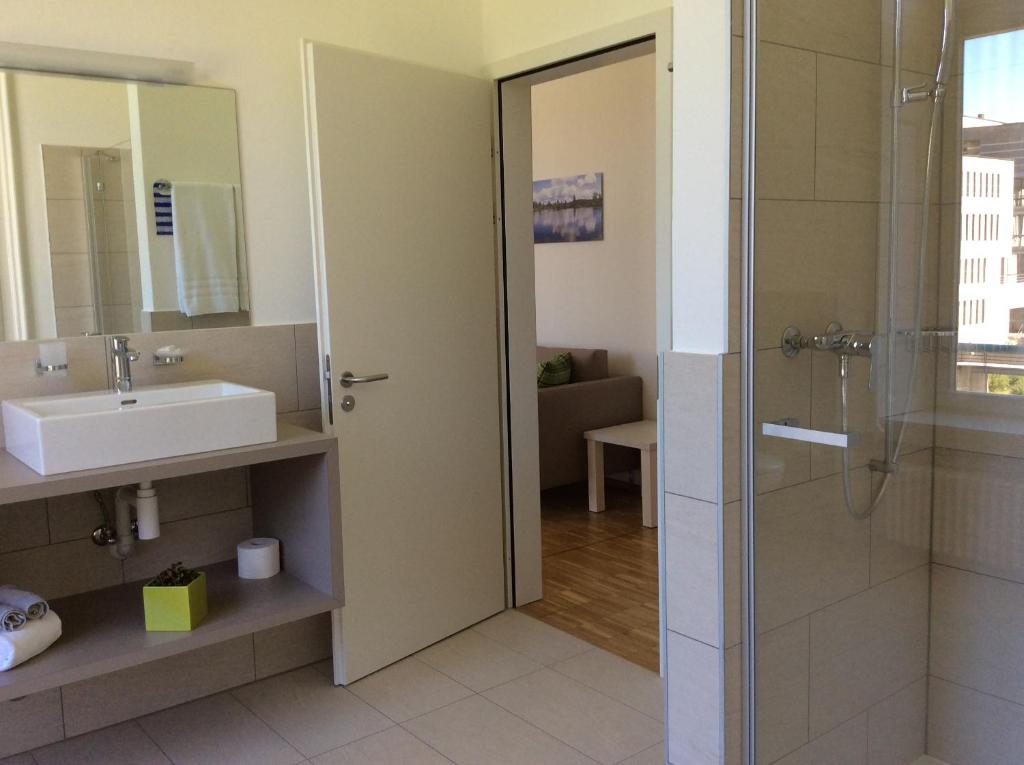 Business Center IN Villa Room Type - Deluxe Queen Studio 
