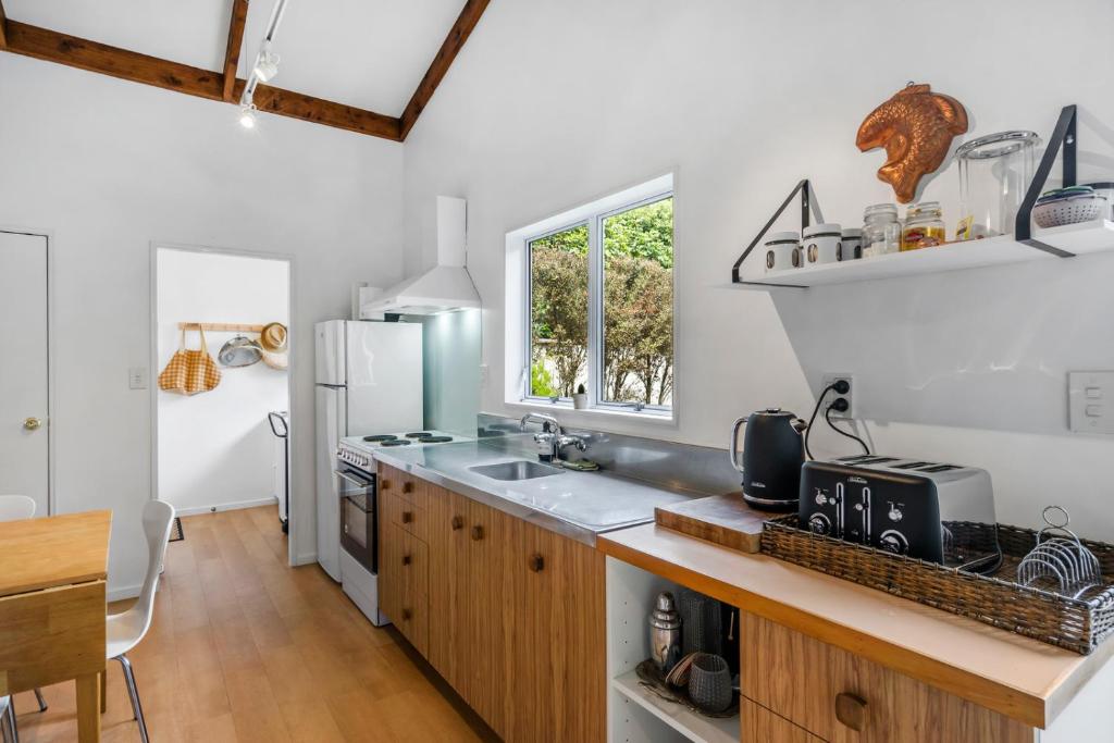 West and Relaxation - Greytown Holiday Home photo 4