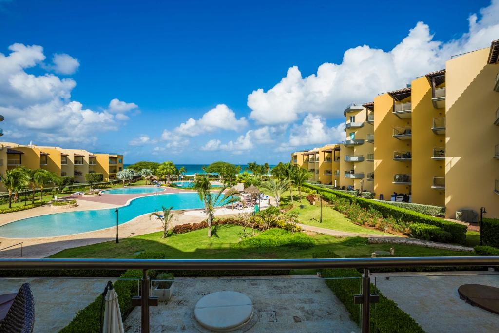 Feel At Home In This Perfect 2 Bdr With The View photo 3