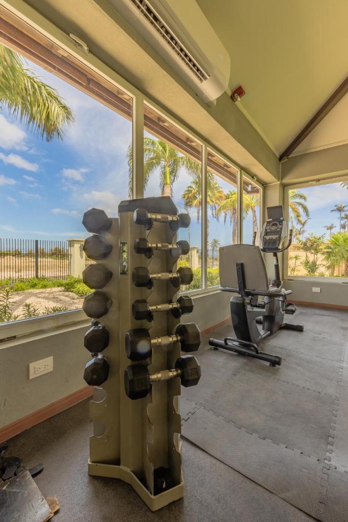 Modern, Stylish And Great Views Apt In Oceania photo 4