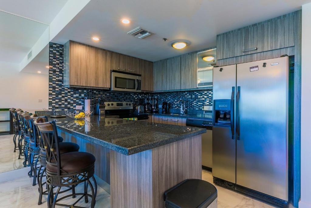 Luxurious Beach Retreat With Best Views! photo 1