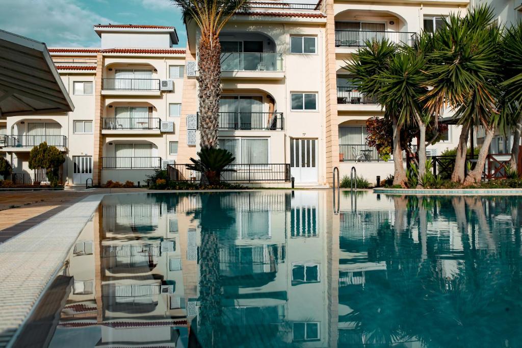 Fantastic 4 Cyprus First Line Beachfront photo 2