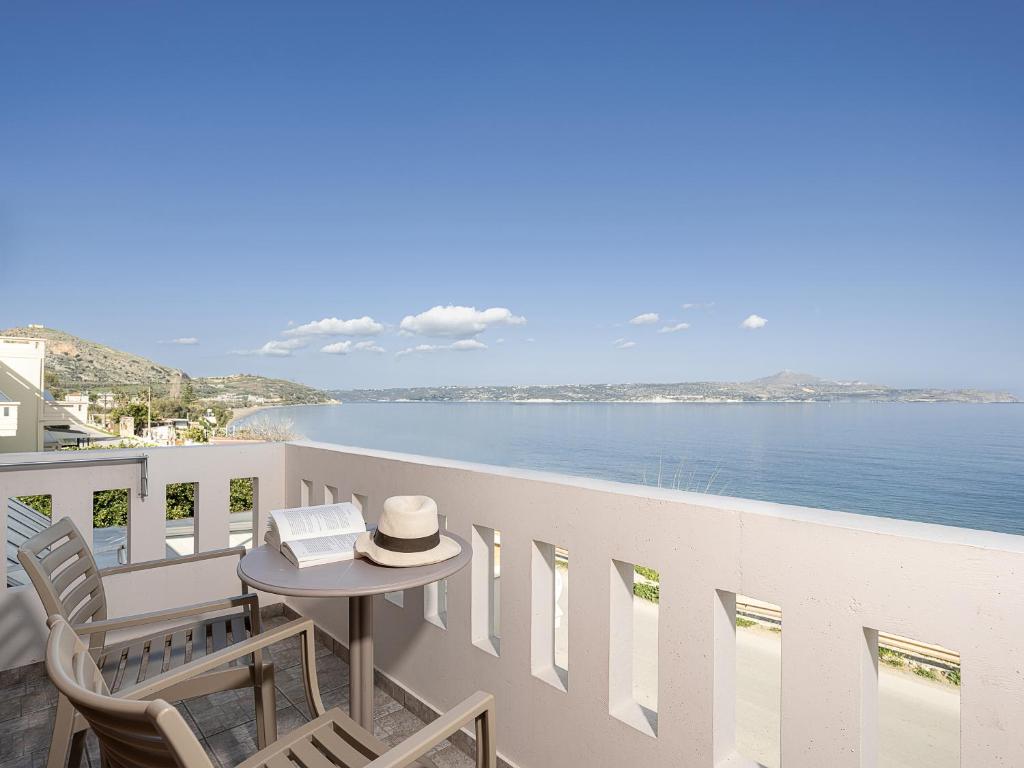 Porto Kalyves Seaside Aparthotel photo 2