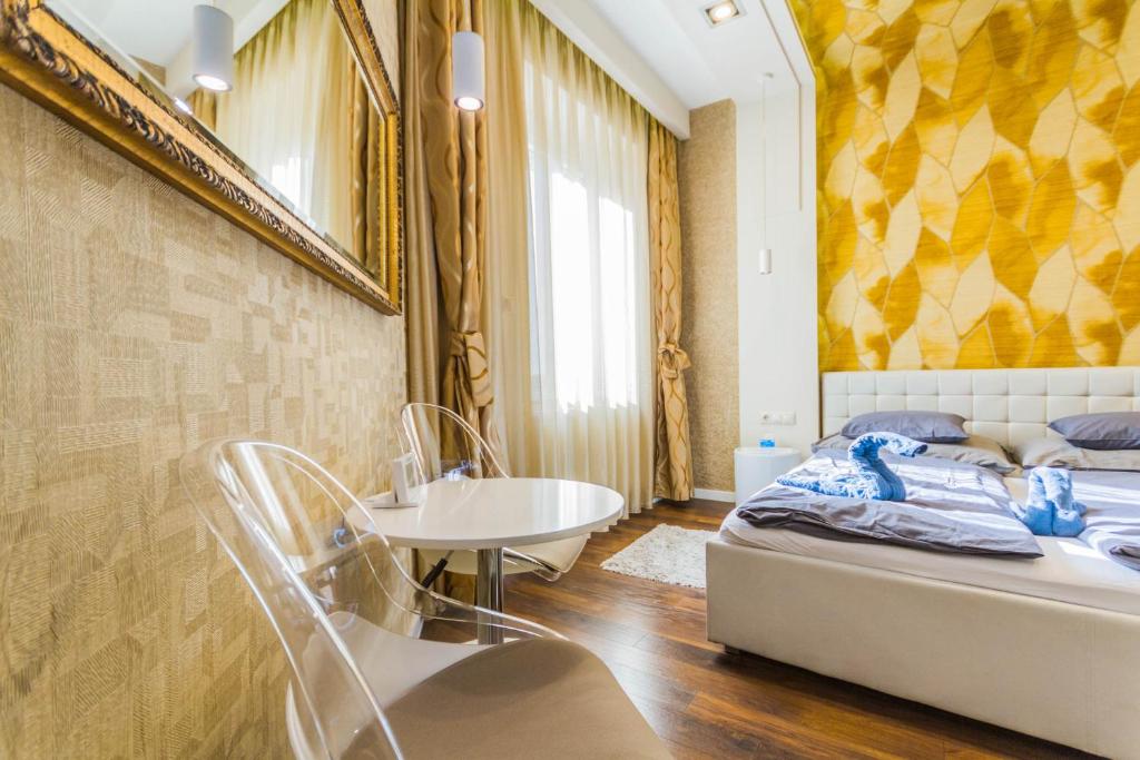 Chain Bridge Studio Apartment photo 4