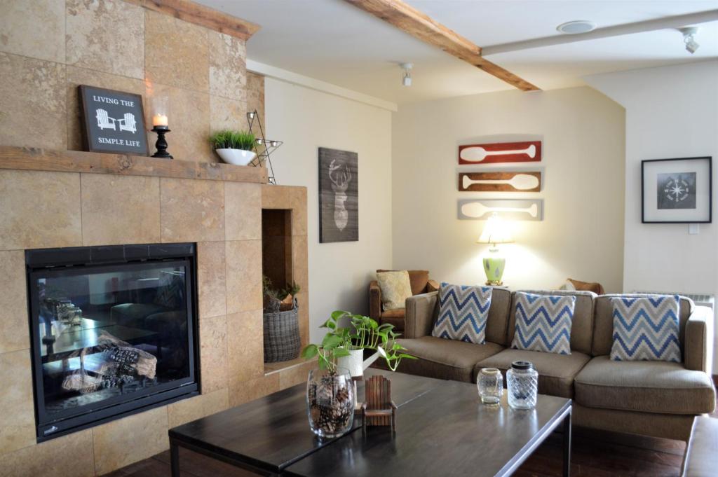 3 Pines Lodge Muskoka photo 3