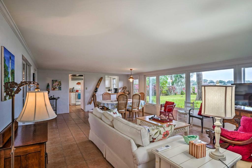 Waterfront Vacation Rental on Lake Mirror! photo 3