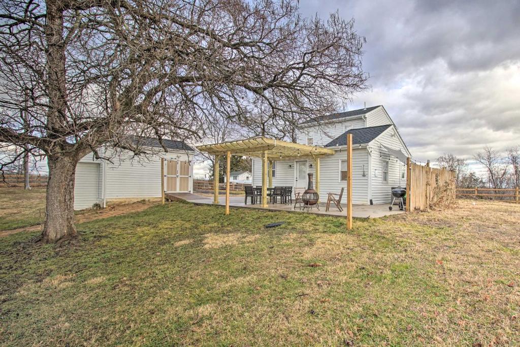 Sunny Front Royal Vacation Rental with Hot Tub! photo 3