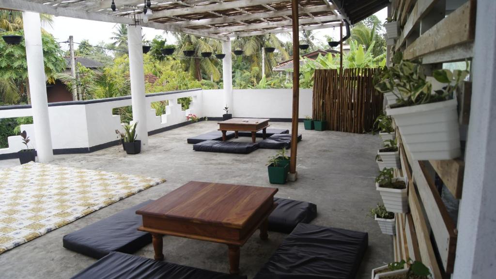Madiha Surf House Lanka photo 3