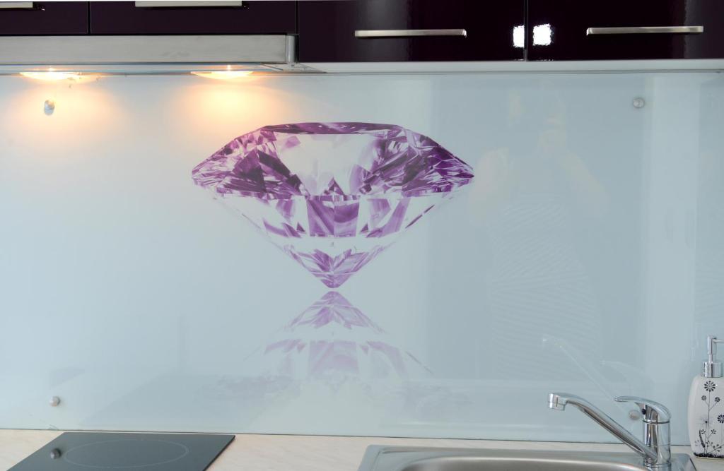 Diamond Kiten photo 3