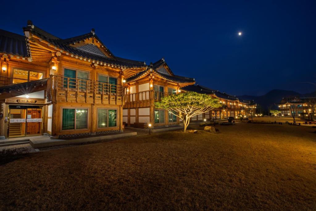 Jeonju Wangyijimil Hanok Hotel photo 4
