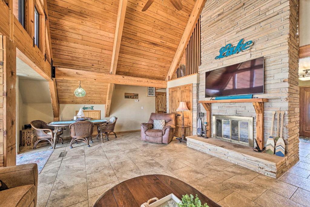 Spacious Lakeside Getaway with Fire Pit photo 4
